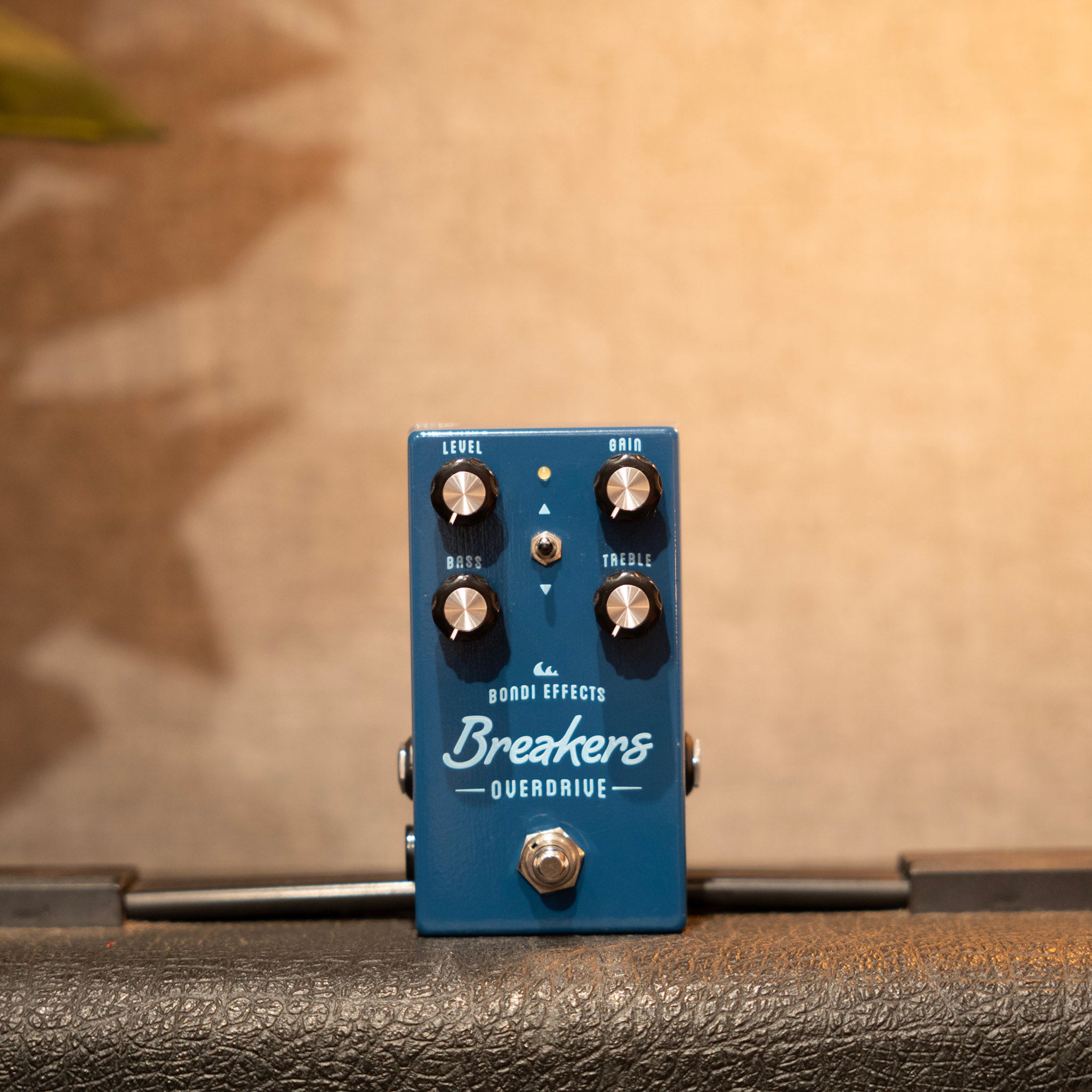 Bondi Effects Breakers (Pre-Owned)