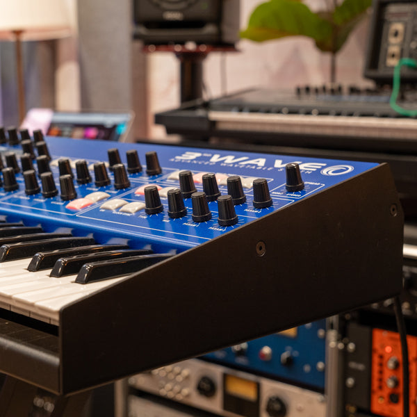 Groove Synthesis 3rd Wave (Pre-Owned) - Corner