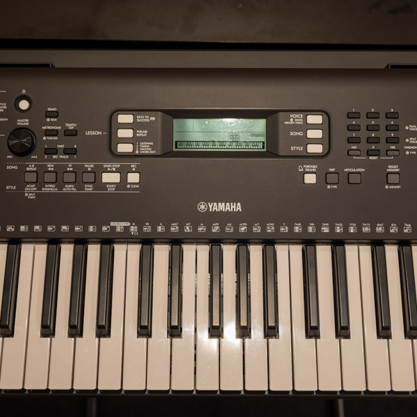 Yamaha PSR E373 (Open Box) - Centre